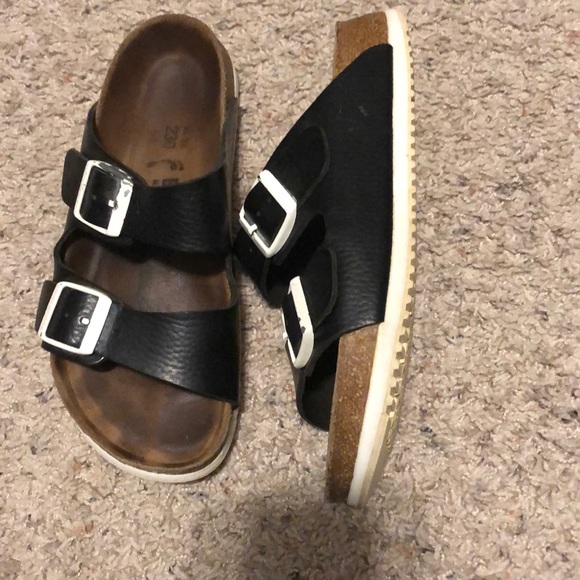Birkenstock’s - Picture 2 of 2